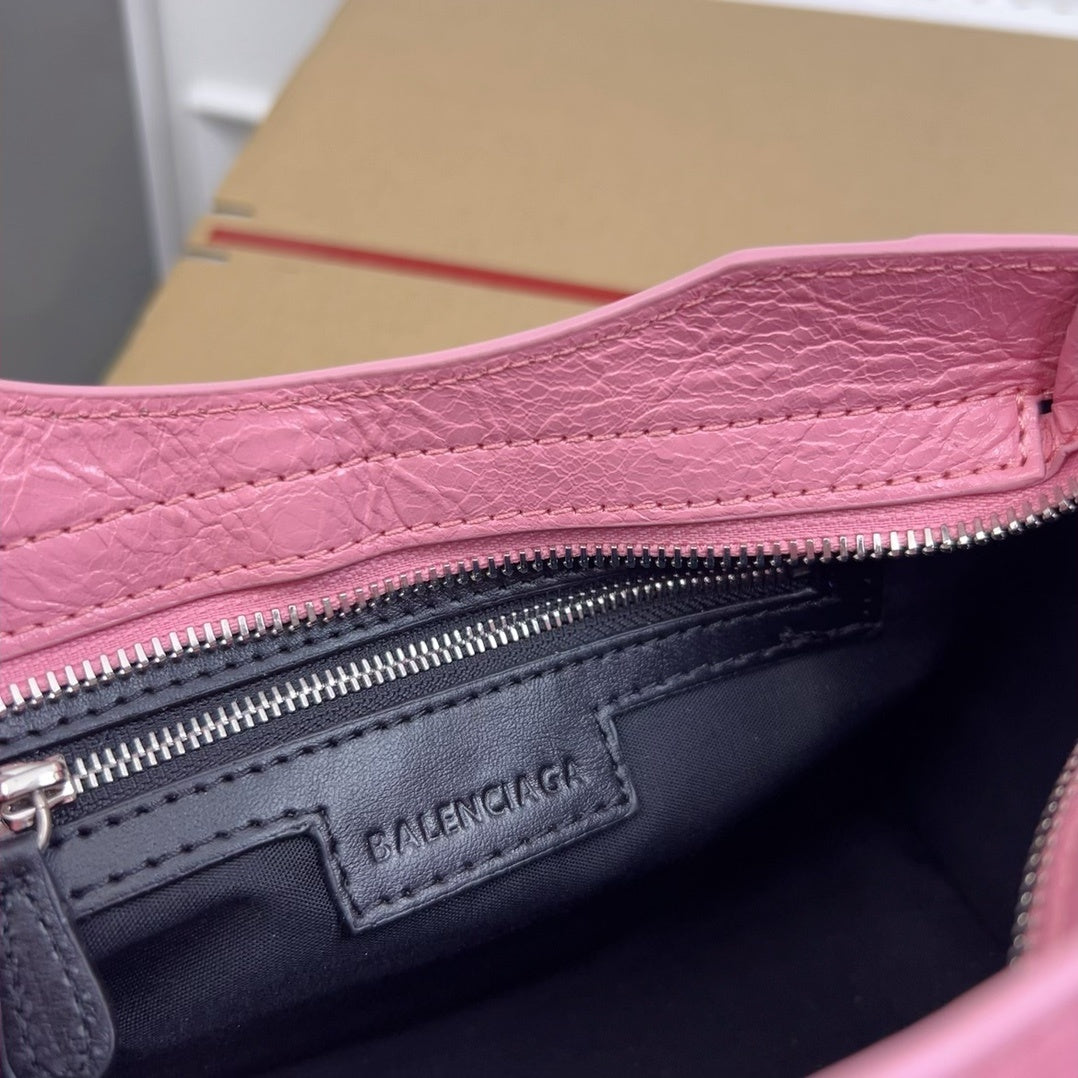 new-luxury-designer-bags-nm24054