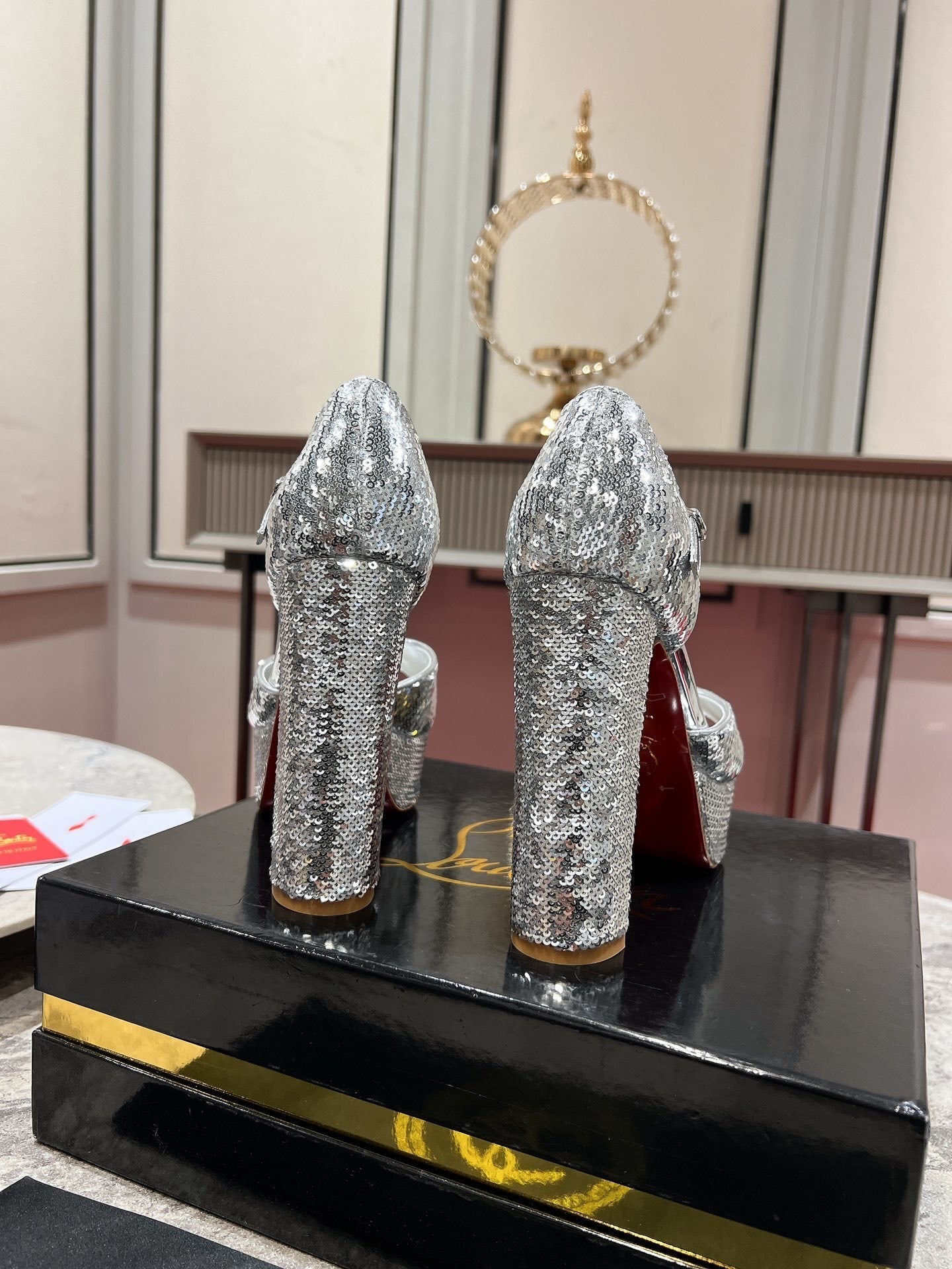 Dragons Bags - High-Quality Designer Products for You - AFFORDABLE LUXURY HEELS - 8235