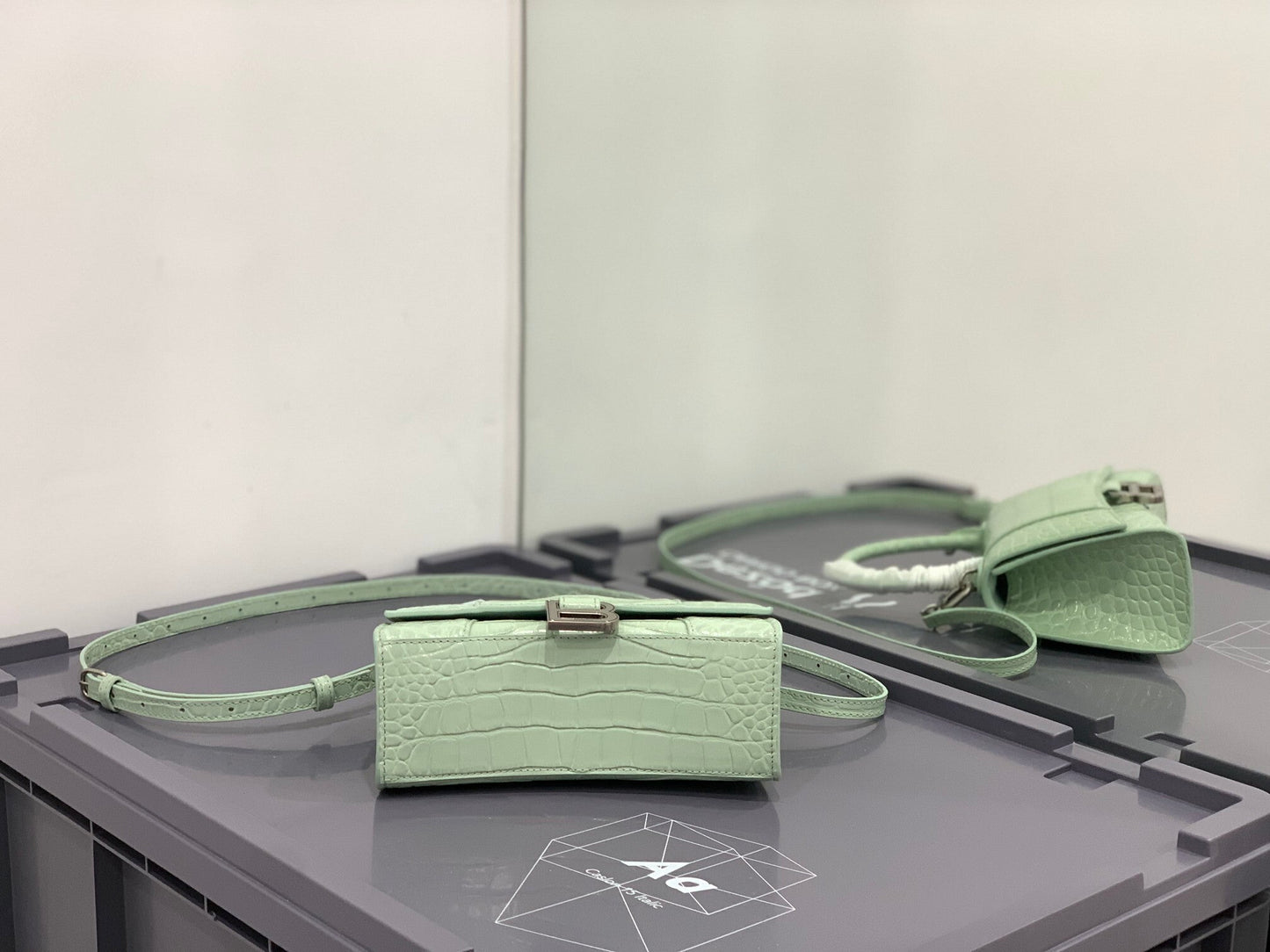 new-luxury-designer-bags-nm24066