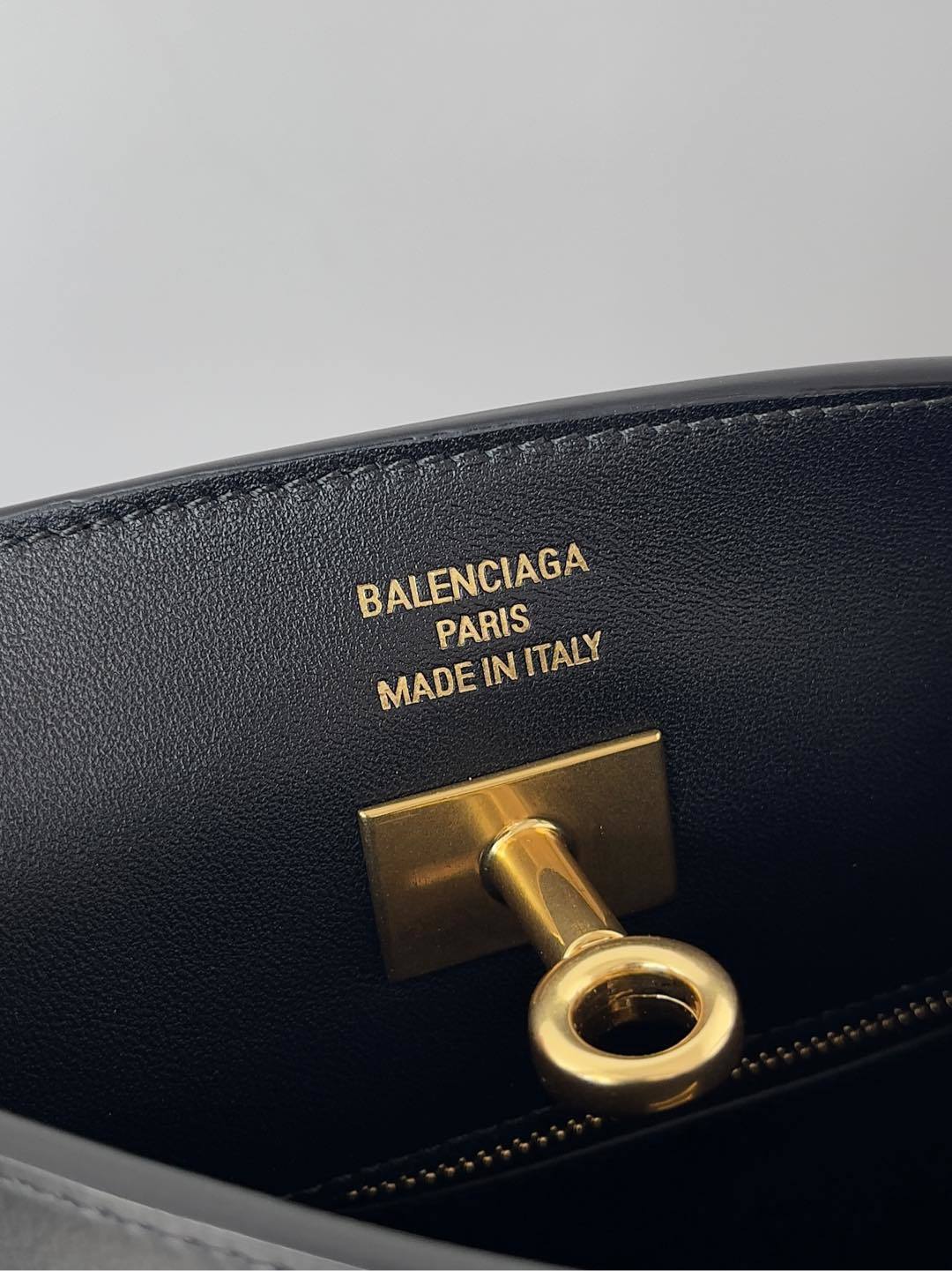 new-luxury-designer-bags-nm24350