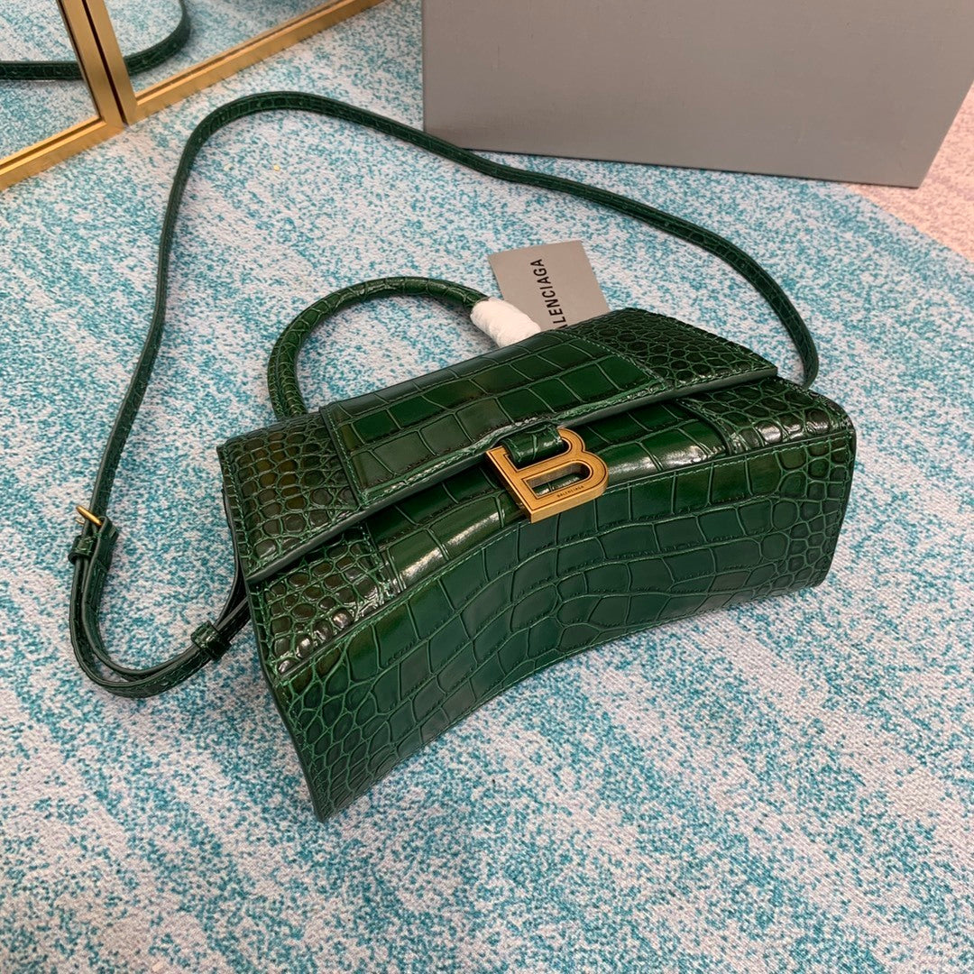 new-luxury-designer-bags-nm24080