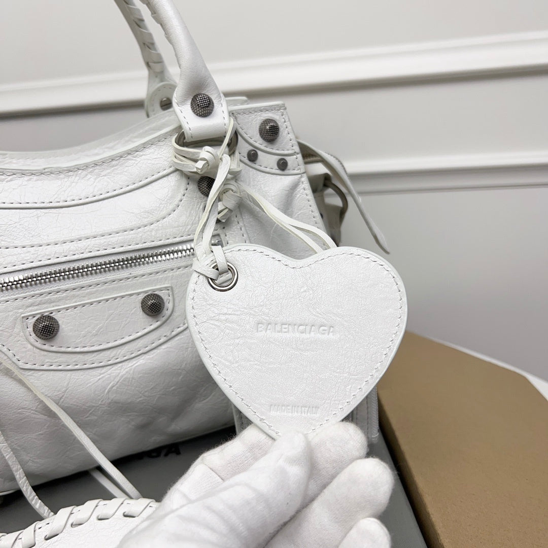 new-luxury-designer-bags-nm24281