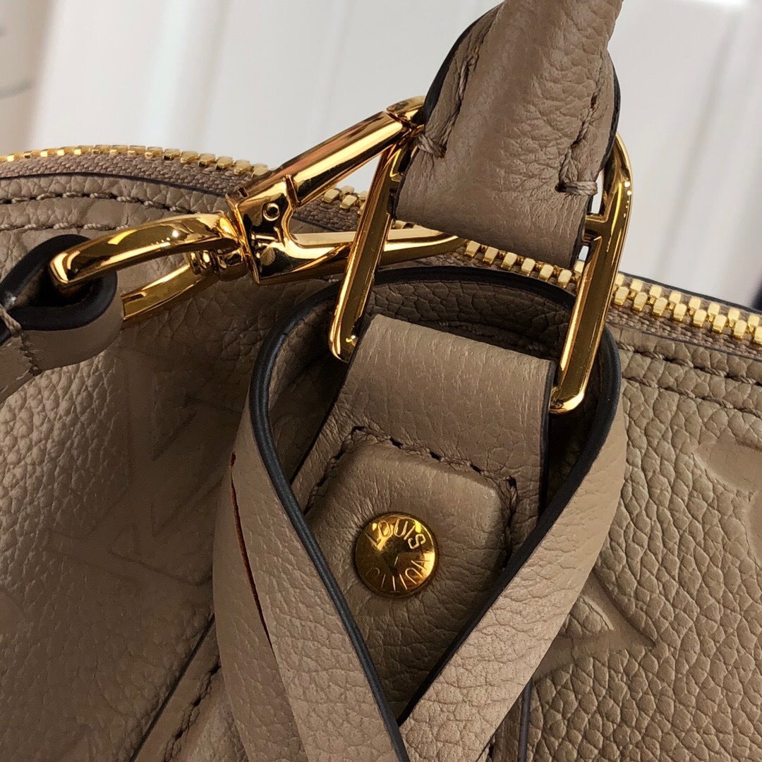 new-luxury-designer-bags-nm22036