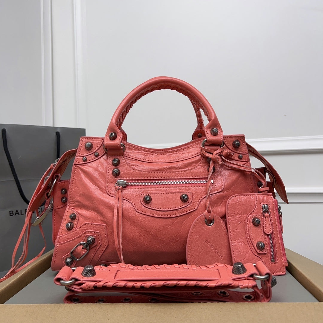 new-luxury-designer-bags-nm24280