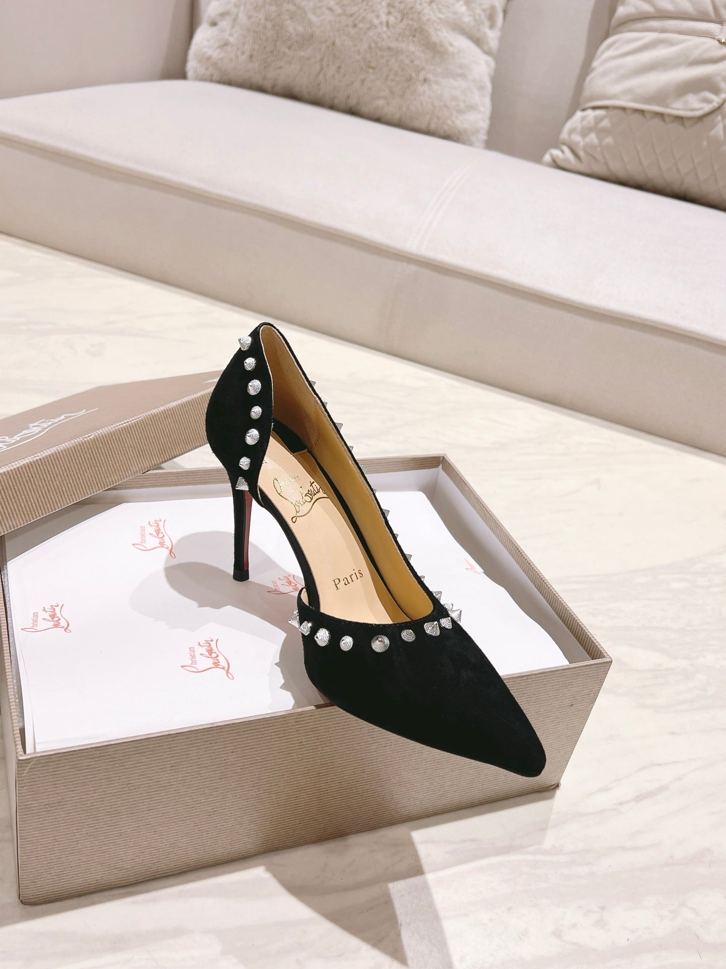Dragons Bags - High-Quality Designer Products for You - AFFORDABLE LUXURY HEELS - 8211