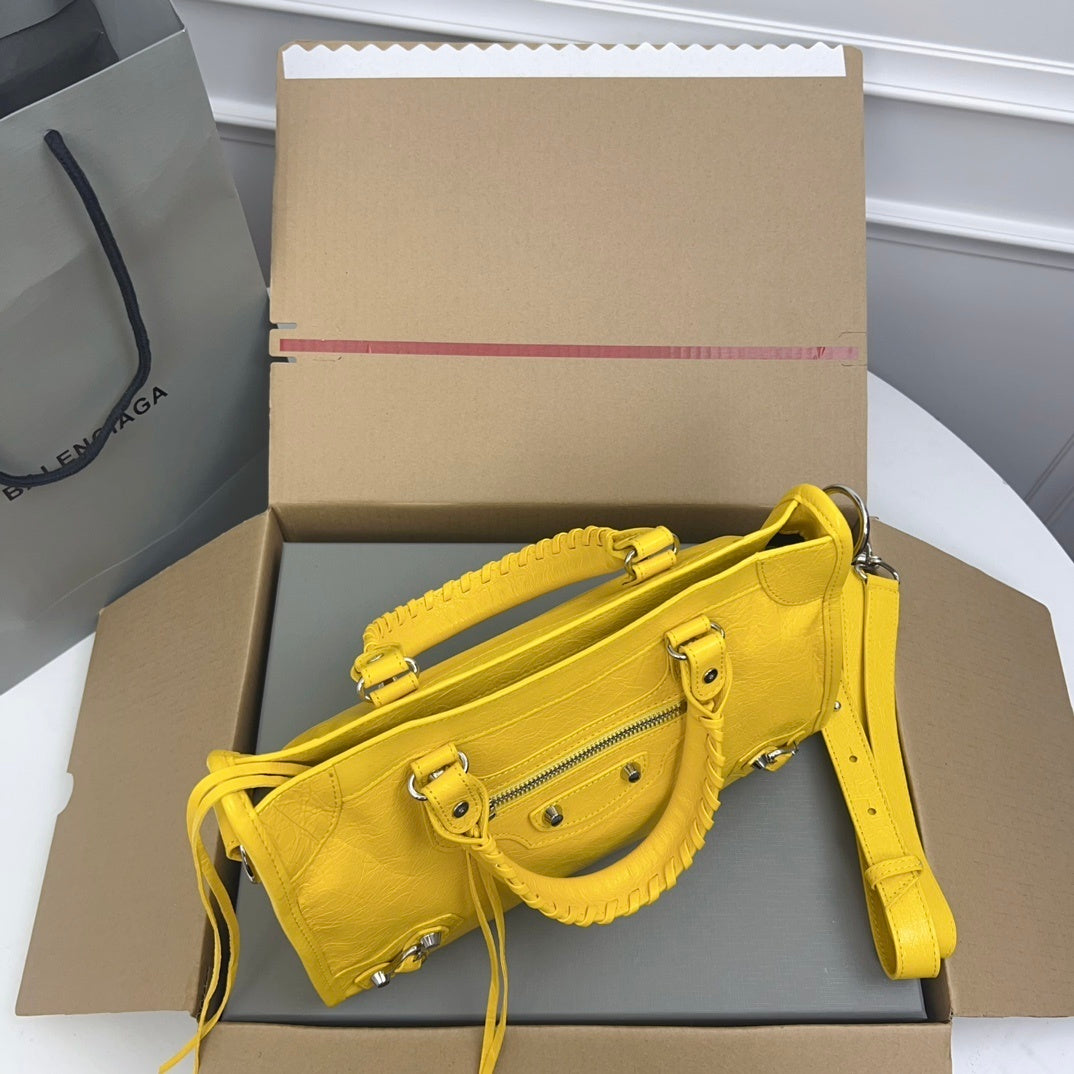 new-designer-premium-bags-nm24028
