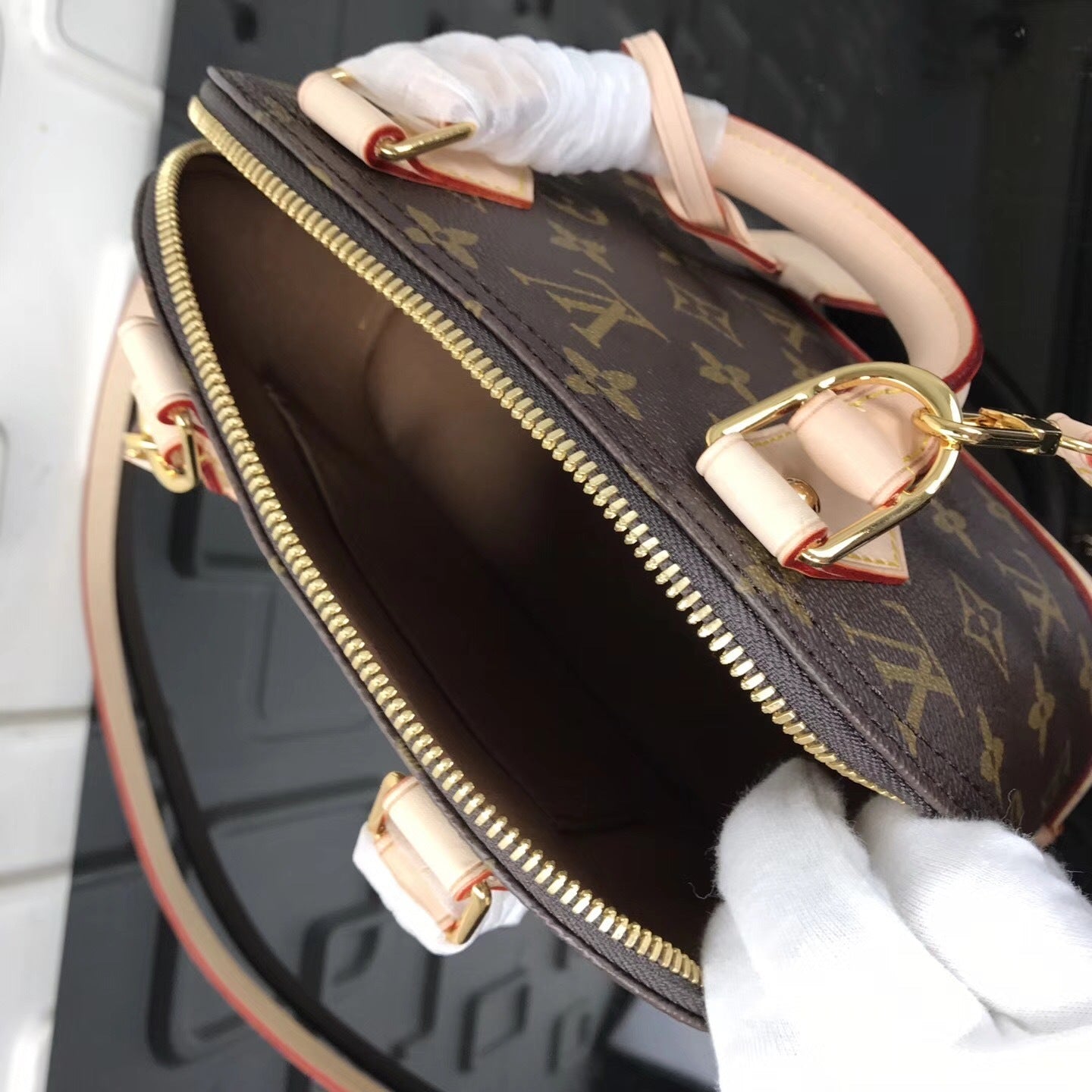 Dragons Bags - Best High-End Brands in One Place - AFFORDABLE LUXURY BAGS - 3573