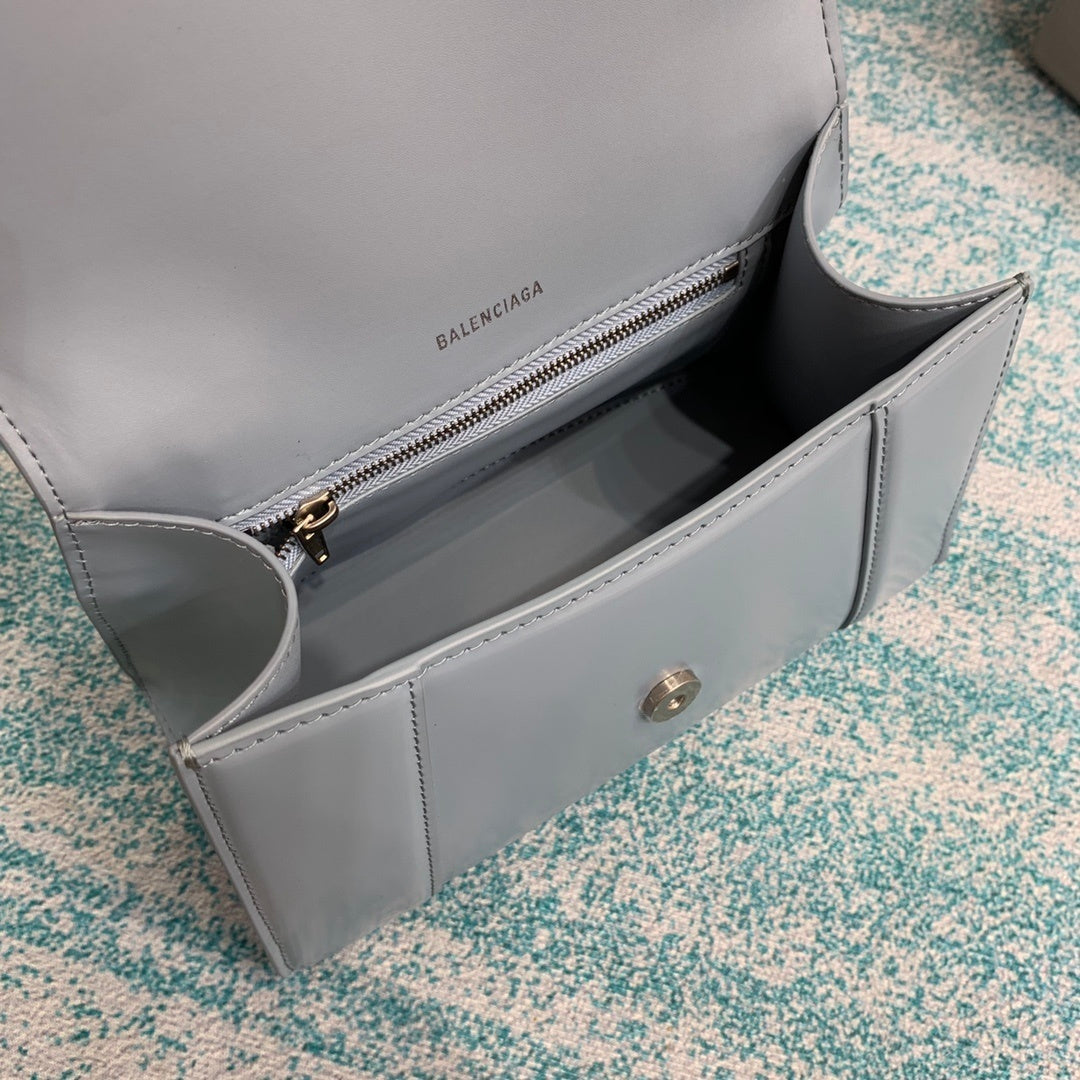 new-luxury-designer-bags-nm24084
