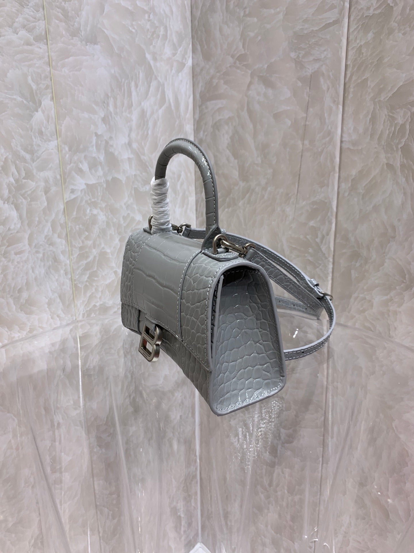 new-luxury-designer-bags-nm24070