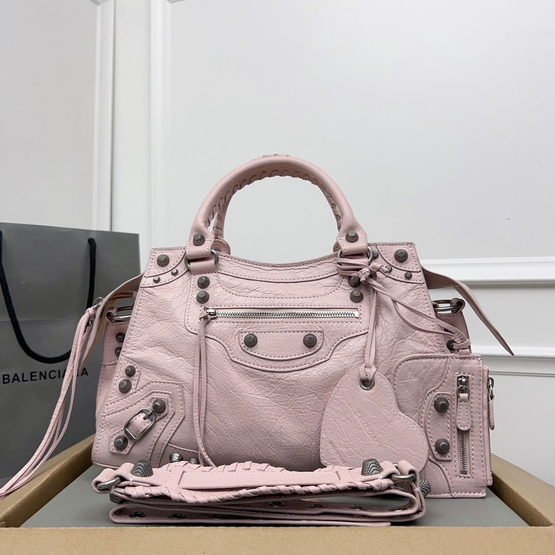 new-luxury-designer-bags-nm24273