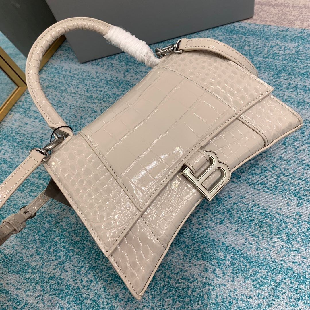 new-luxury-designer-bags-nm24071