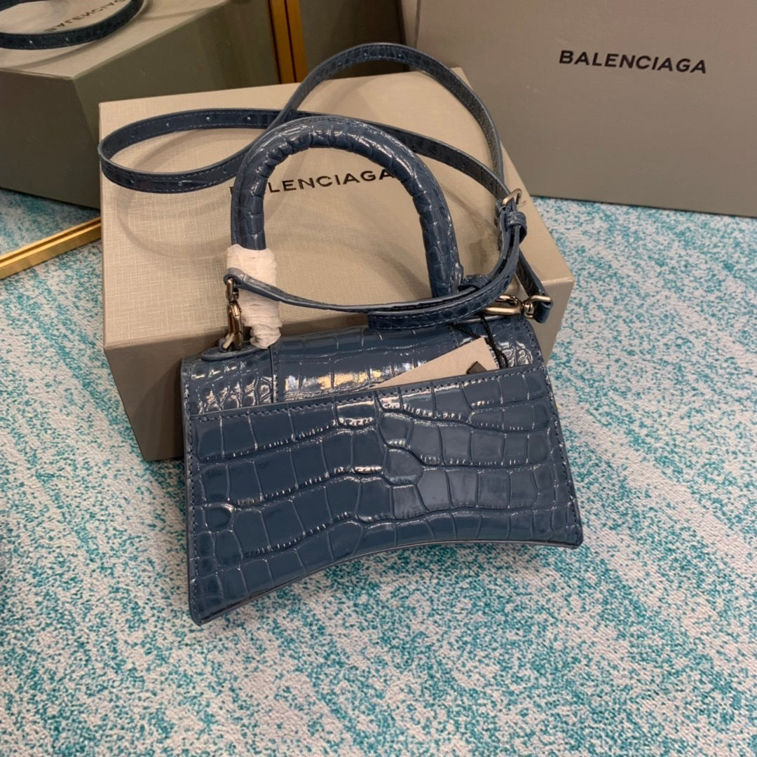 new-luxury-designer-bags-nm24074