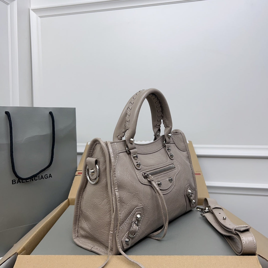 new-designer-premium-bags-nm24021