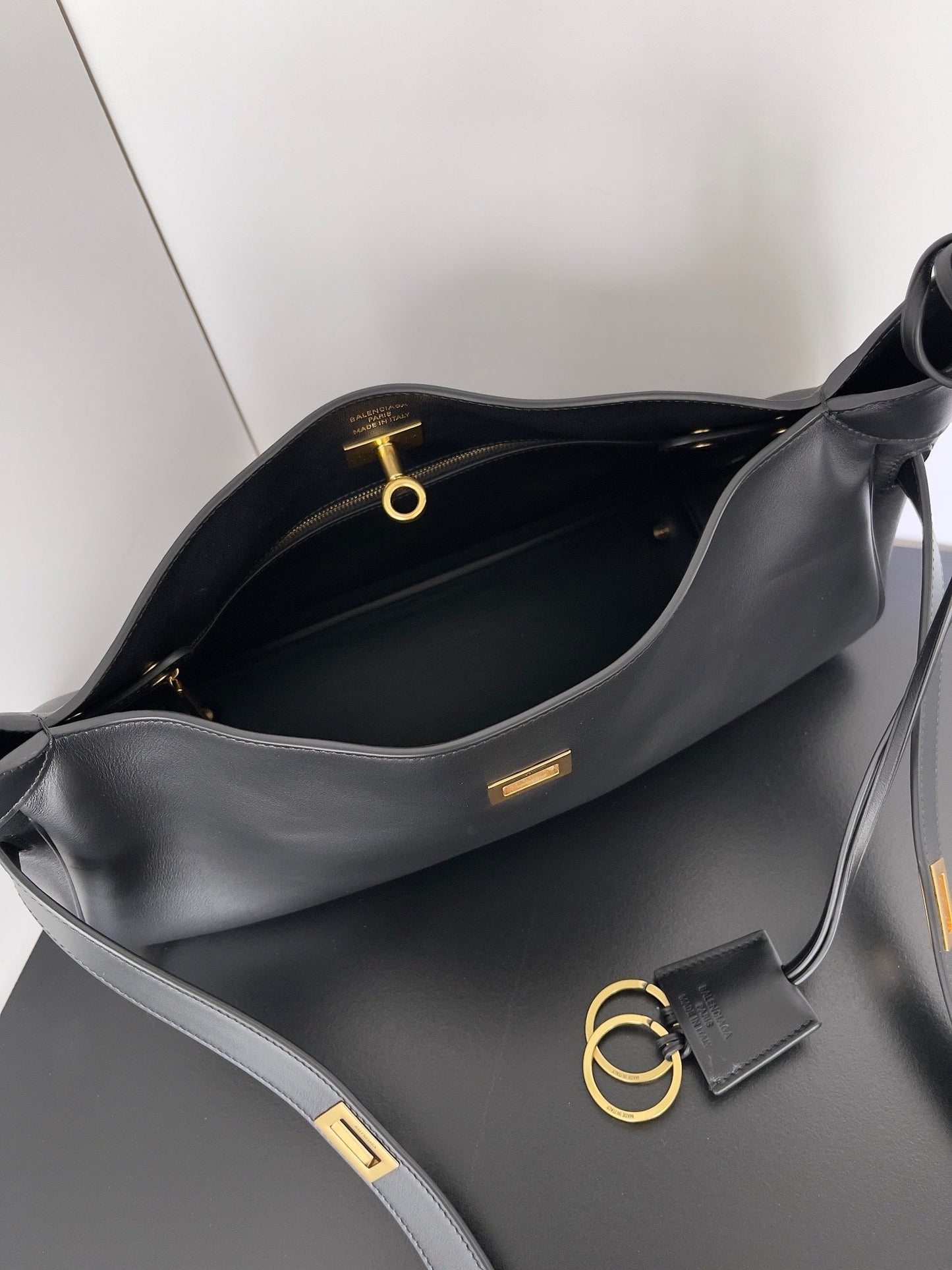 new-luxury-designer-bags-nm24354