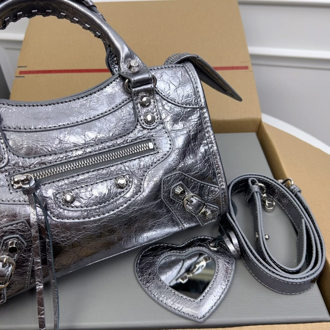 new-luxury-designer-bags-nm24050