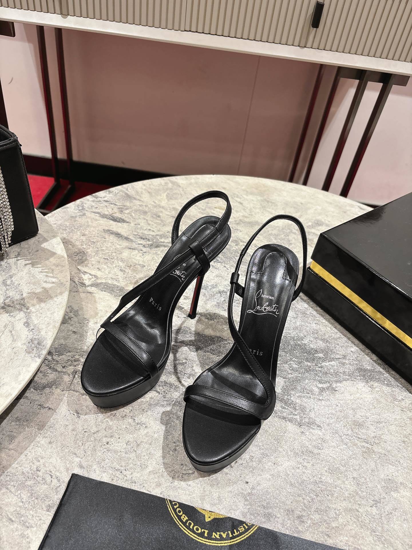 Dragons Bags - High-Quality Designer Products for You - AFFORDABLE LUXURY HEELS - 8295