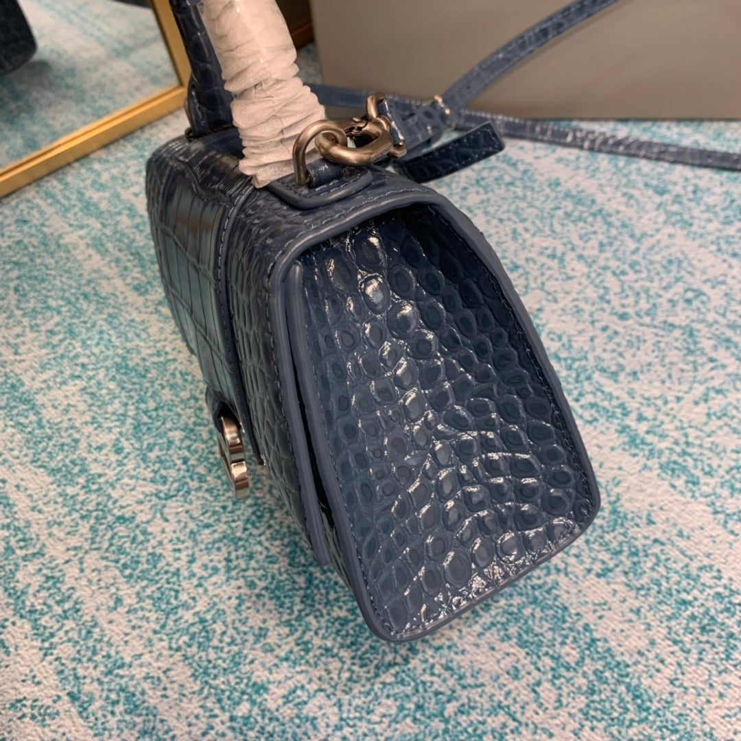 new-luxury-designer-bags-nm24074