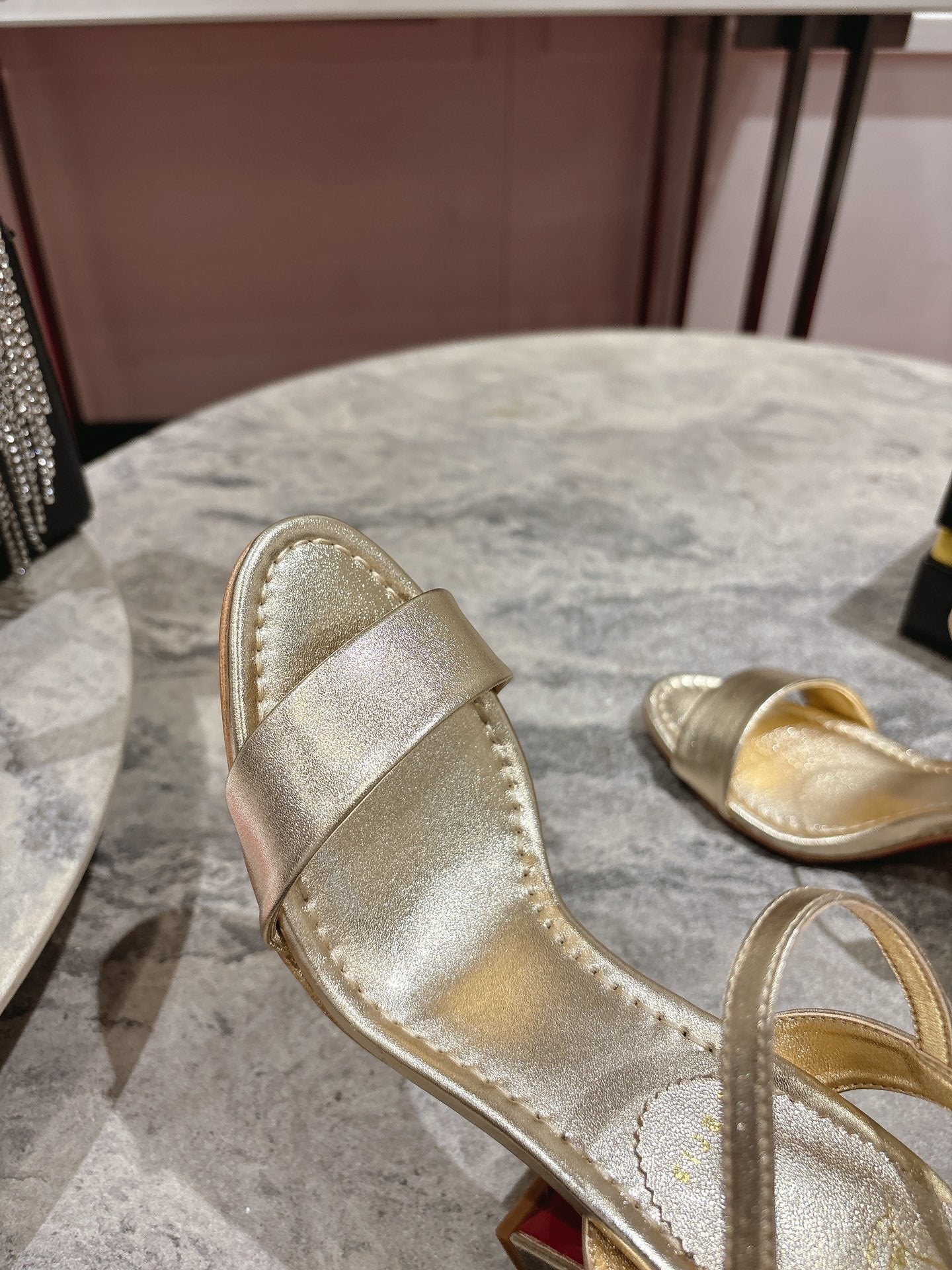 Dragons Bags - Premium Luxury Goods and Accessories - AFFORDABLE LUXURY HEELS - 8302