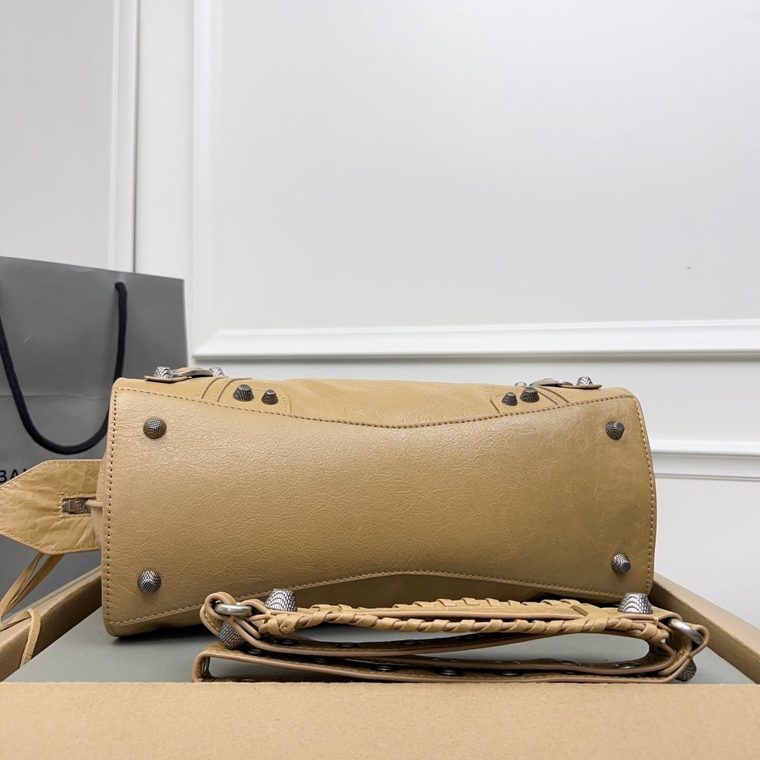 new-luxury-designer-bags-nm24272