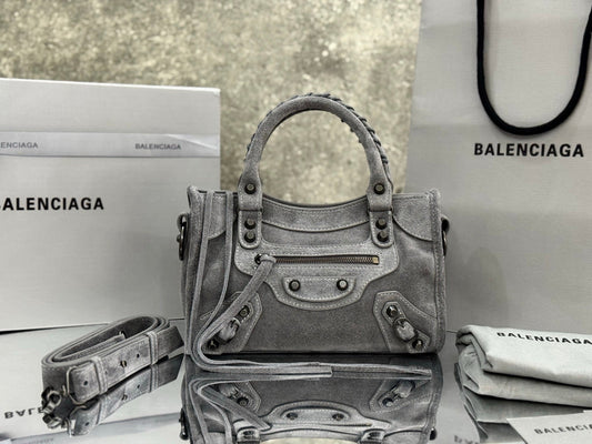 new-luxury-designer-bags-nm24614
