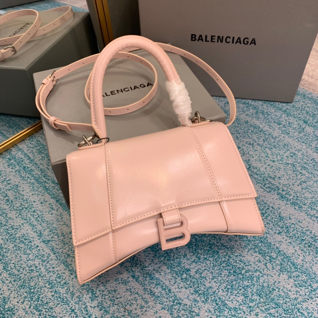 new-luxury-designer-bags-nm24082