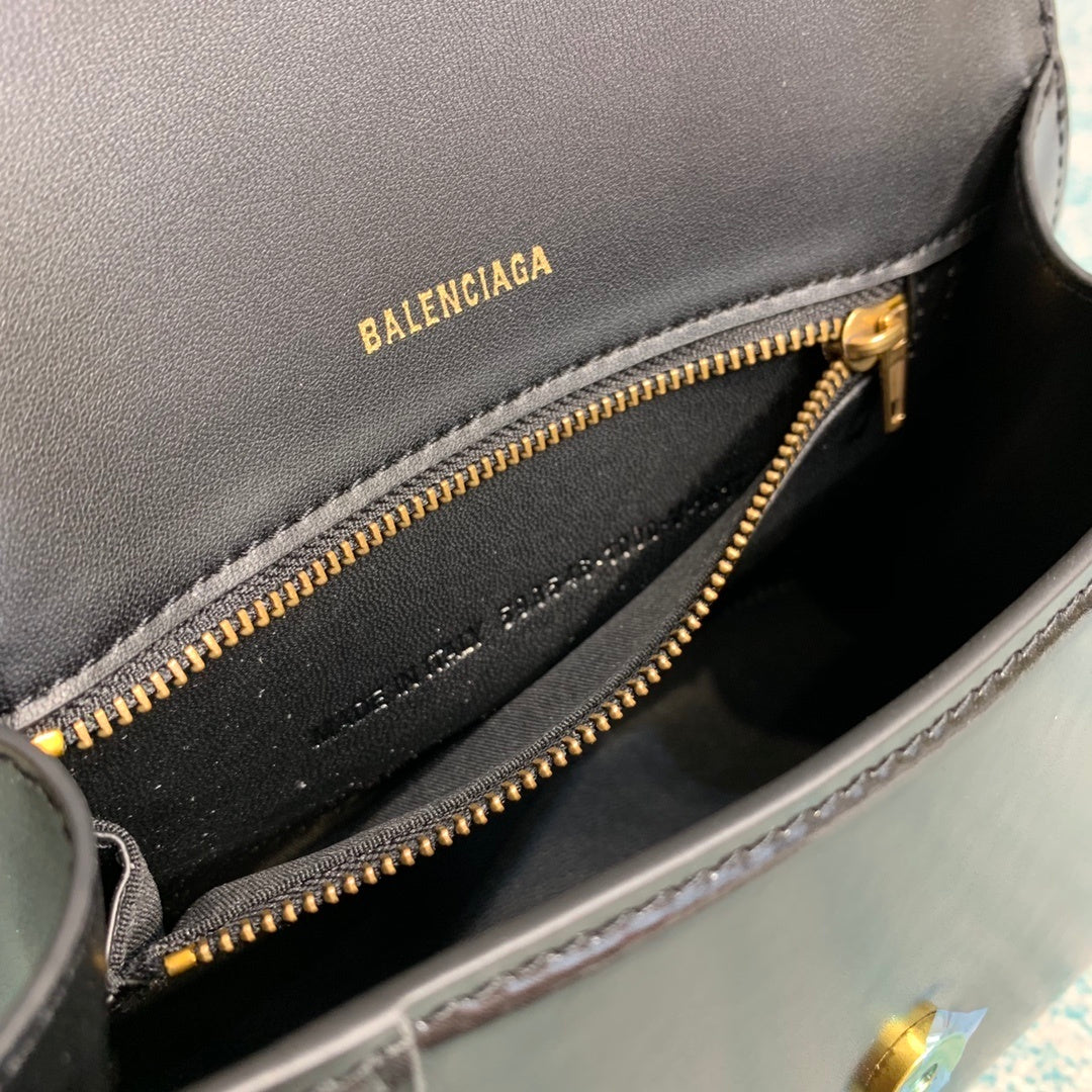 new-luxury-designer-bags-nm24085
