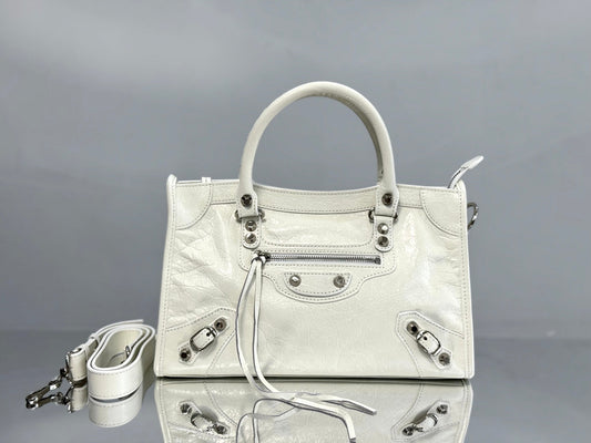 new-luxury-designer-bags-nm24609