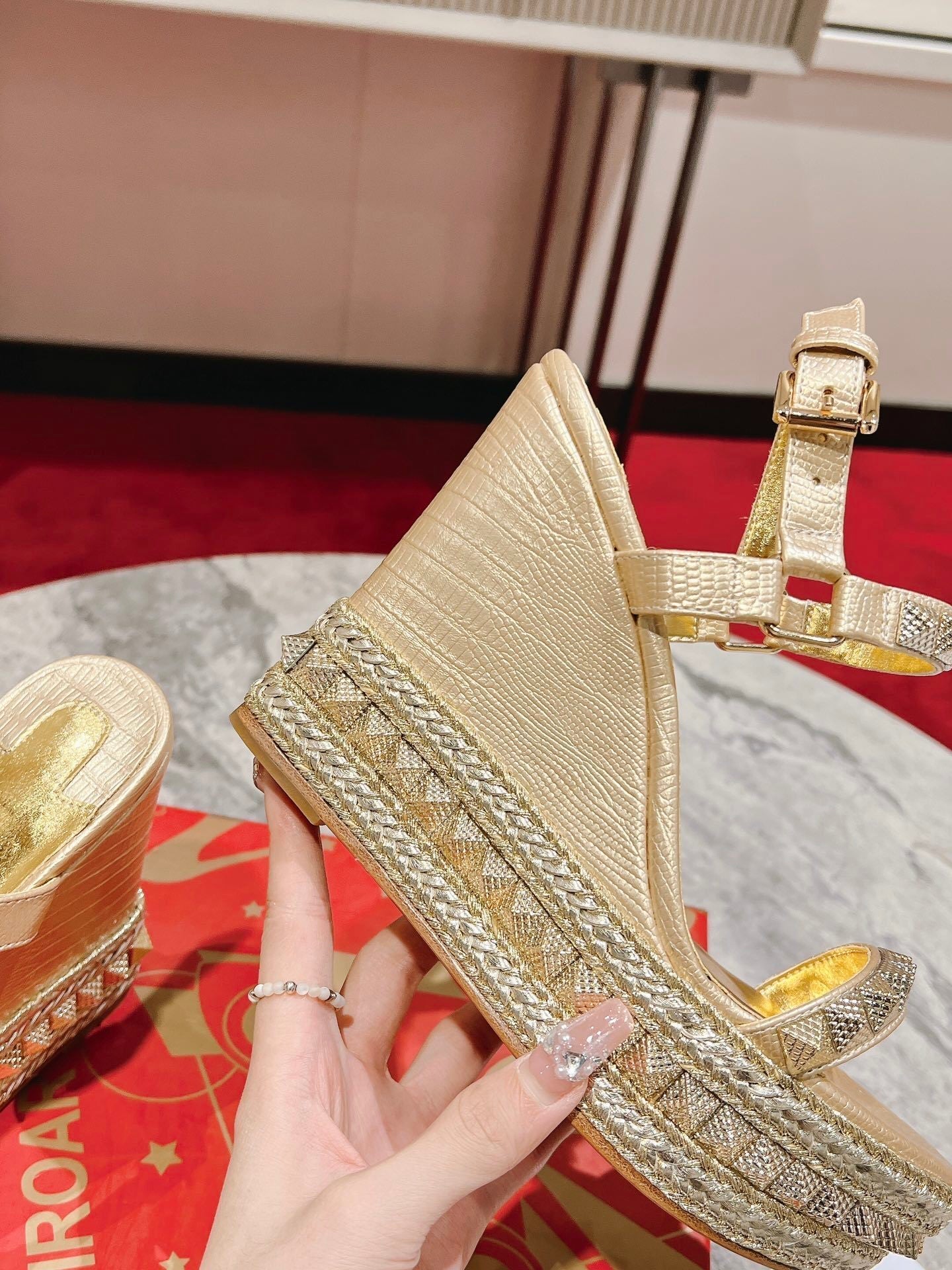 Dragons Bags - Premium Luxury Goods and Accessories - AFFORDABLE LUXURY HEELS - 8318