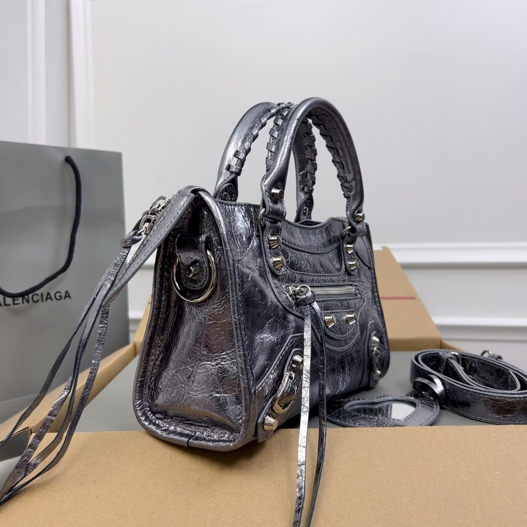 new-luxury-designer-bags-nm24050