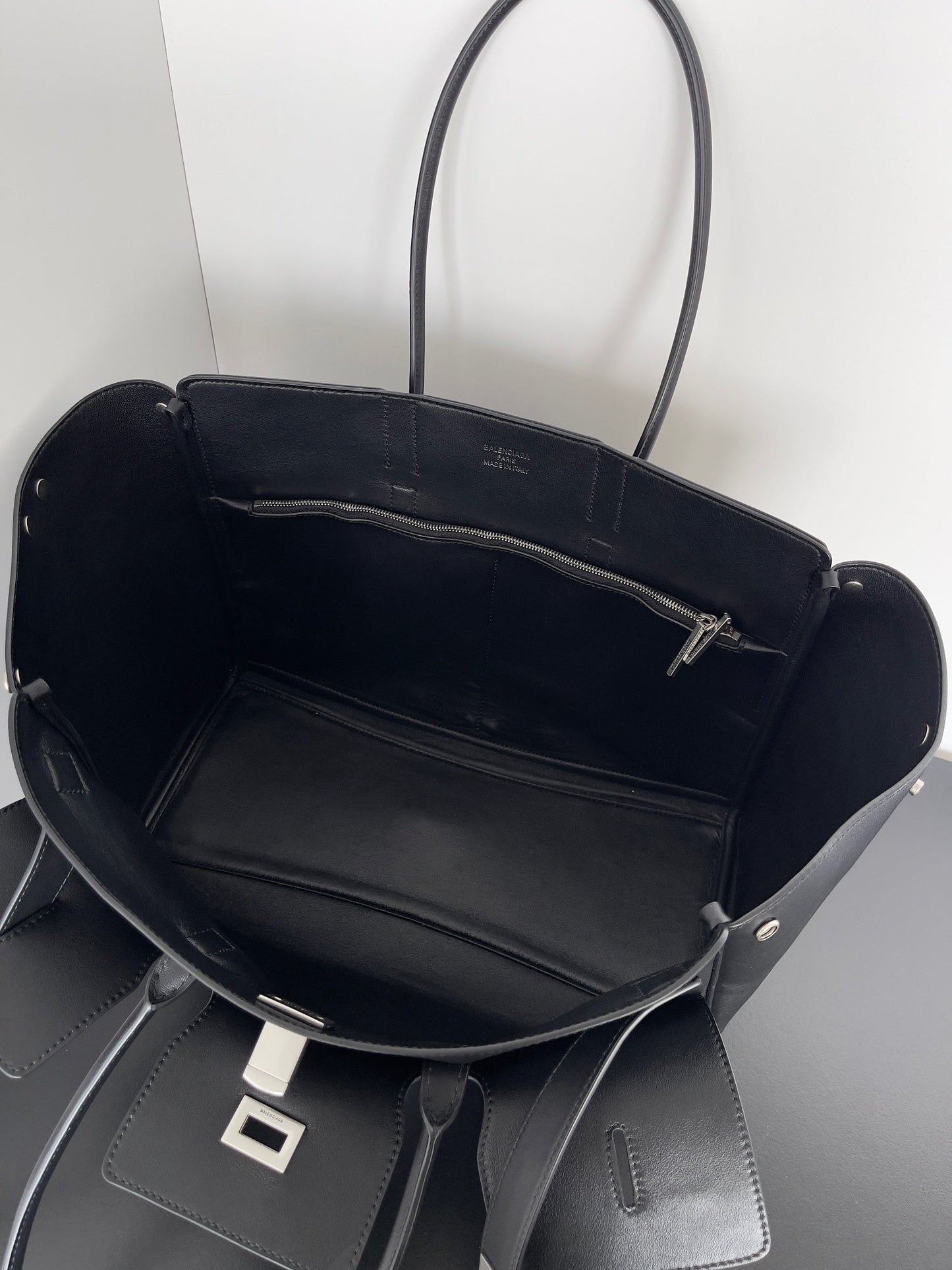 new-luxury-designer-bags-nm24348