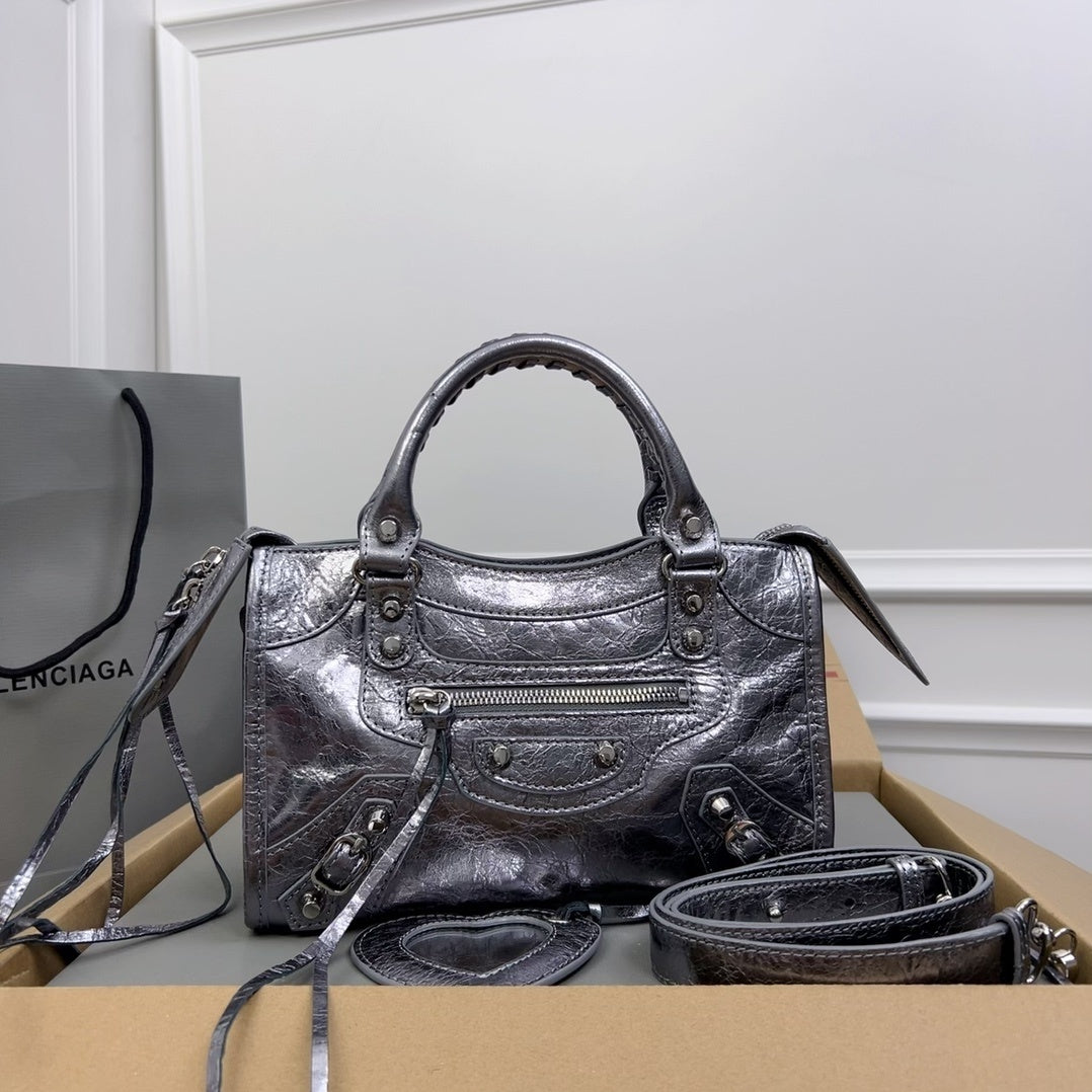 new-luxury-designer-bags-nm24050