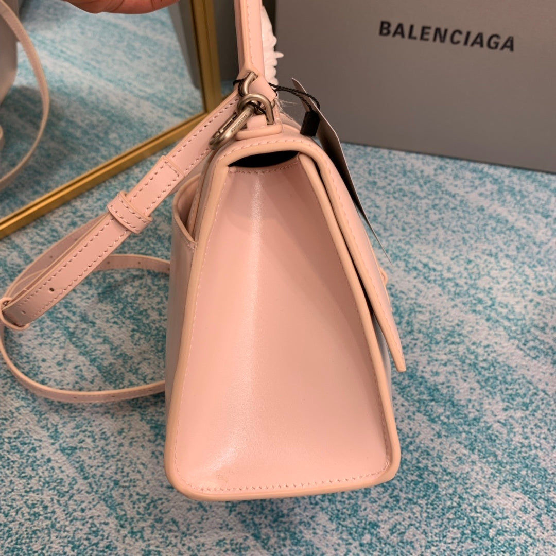 new-luxury-designer-bags-nm24082