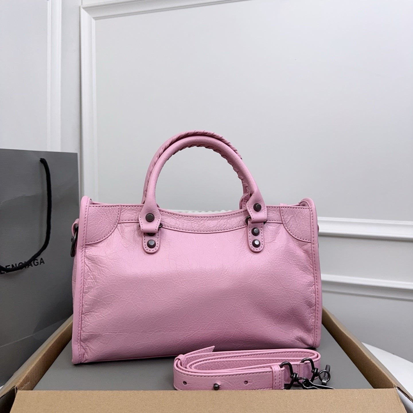 new-designer-premium-bags-nm24029