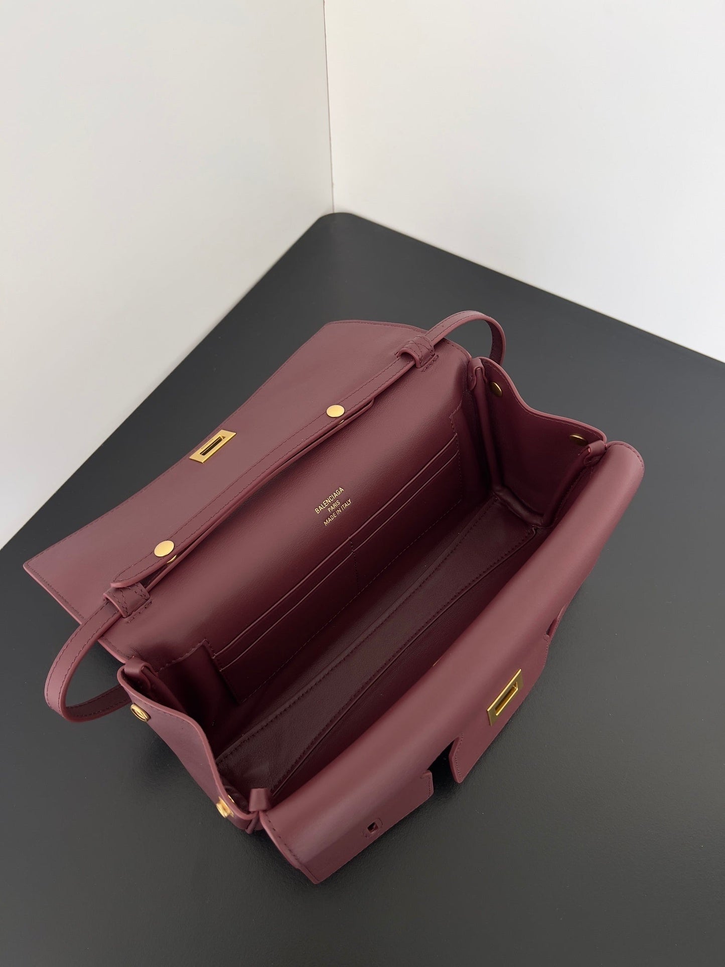 new-luxury-designer-bags-nm24064