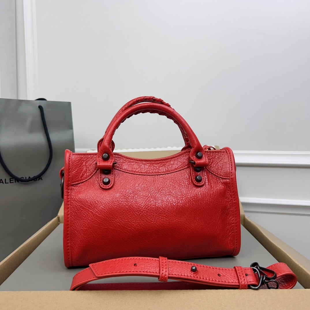 new-luxury-designer-bags-nm24037