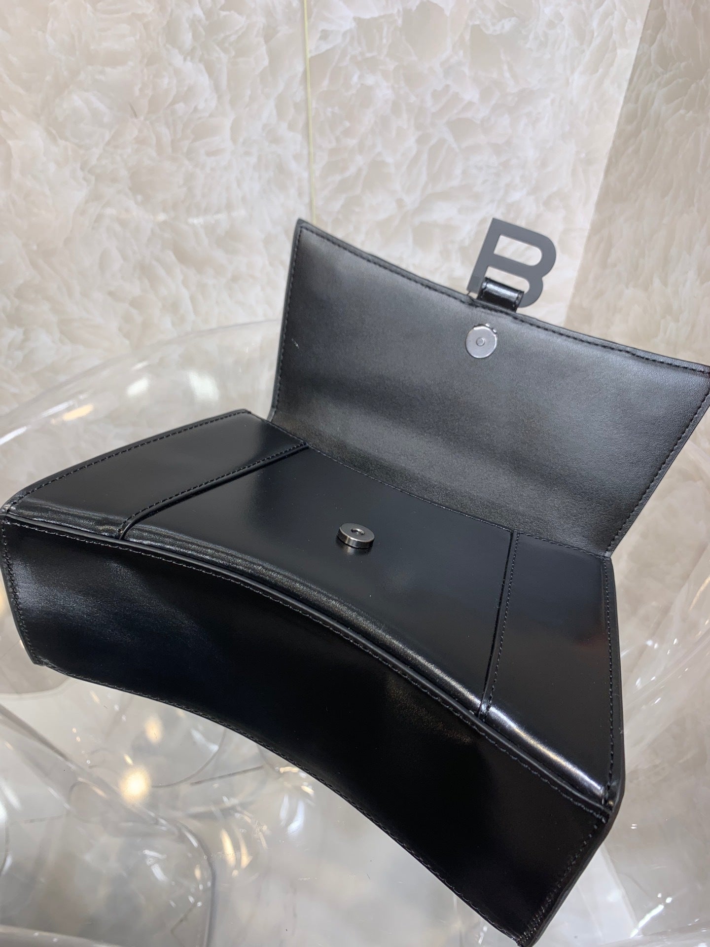 new-luxury-designer-bags-nm24072