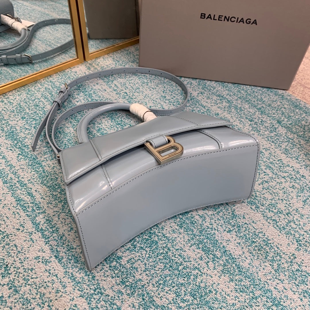 new-luxury-designer-bags-nm24084
