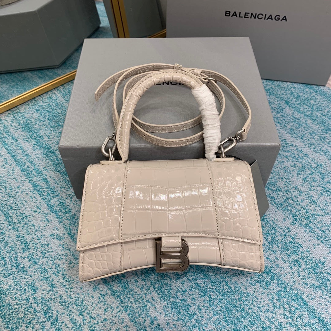 new-luxury-designer-bags-nm24076