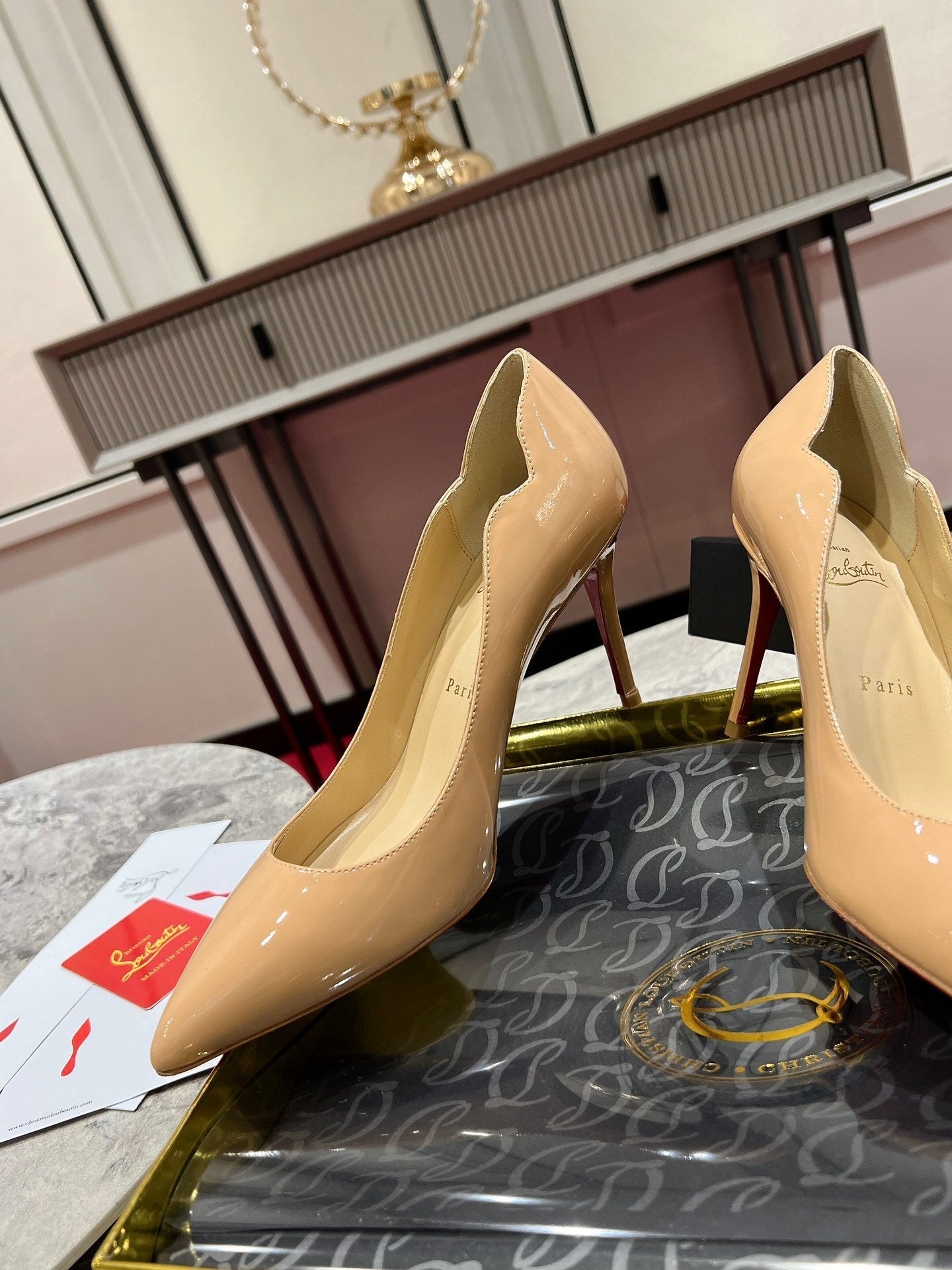 Dragons Bags - High-Quality Designer Products for You - AFFORDABLE LUXURY HEELS - 8187