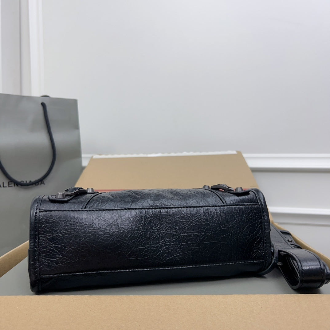 new-luxury-designer-bags-nm24043