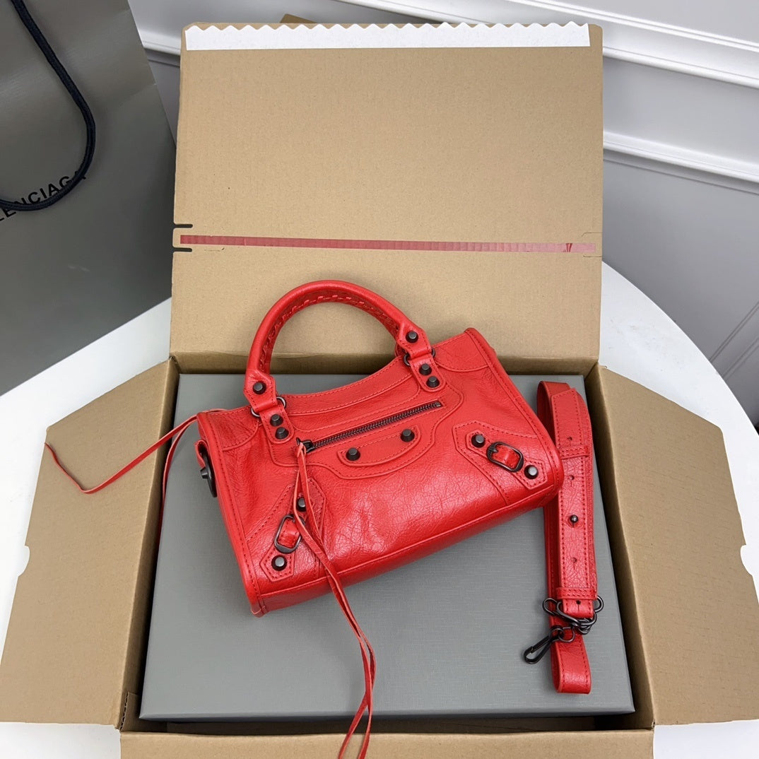 new-luxury-designer-bags-nm24037