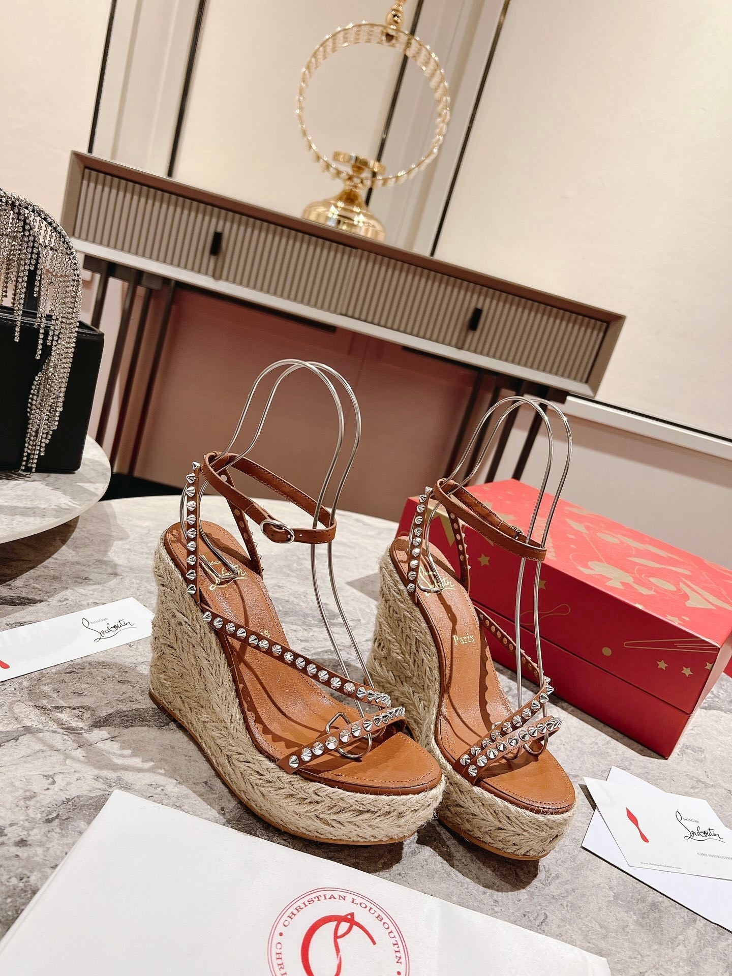 Dragons Bags - High-Quality Designer Products for You - AFFORDABLE LUXURY HEELS - 8315