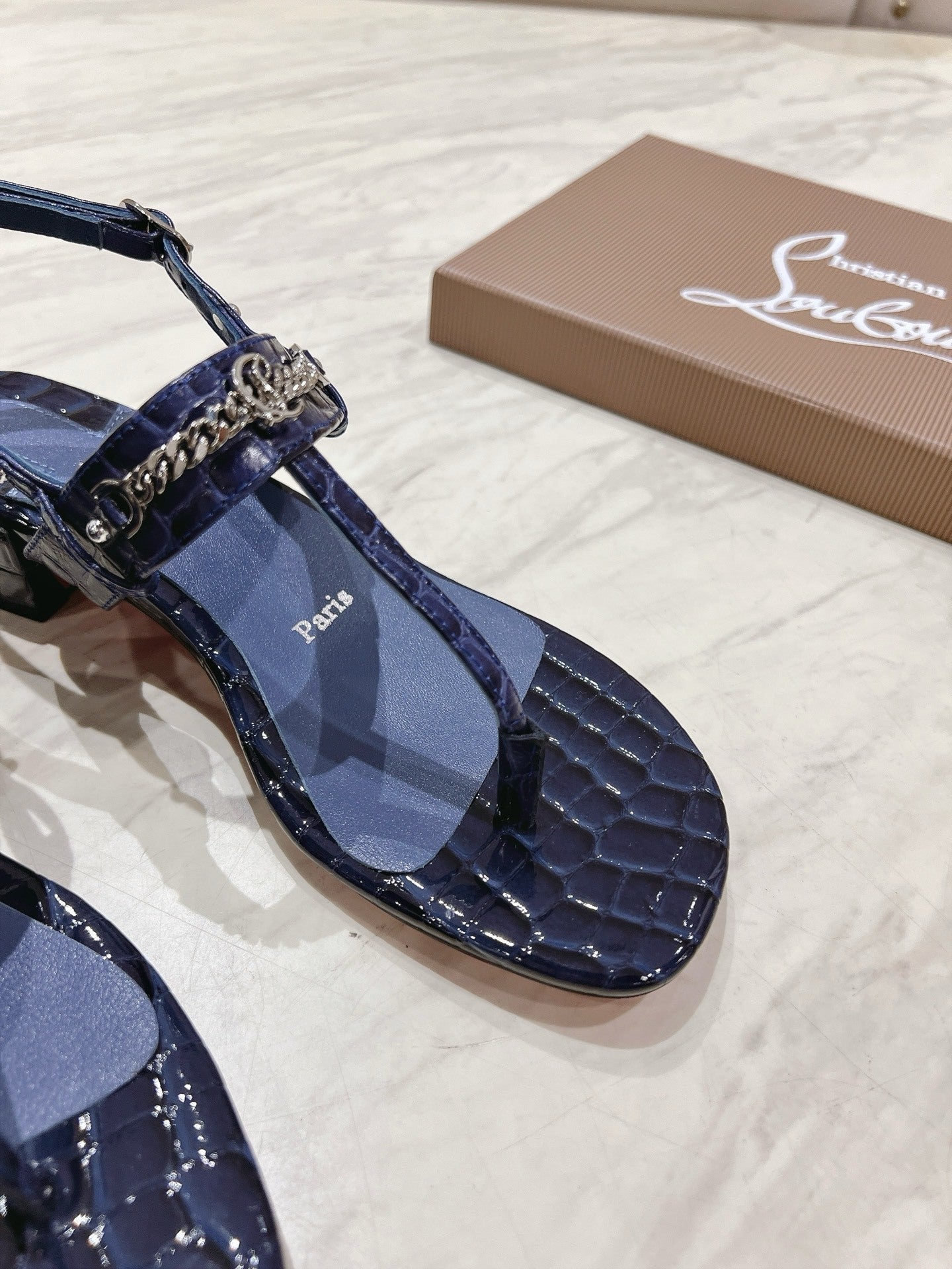 Dragons Bags - High-Quality Designer Products for You - AFFORDABLE LUXURY HEELS - 8227