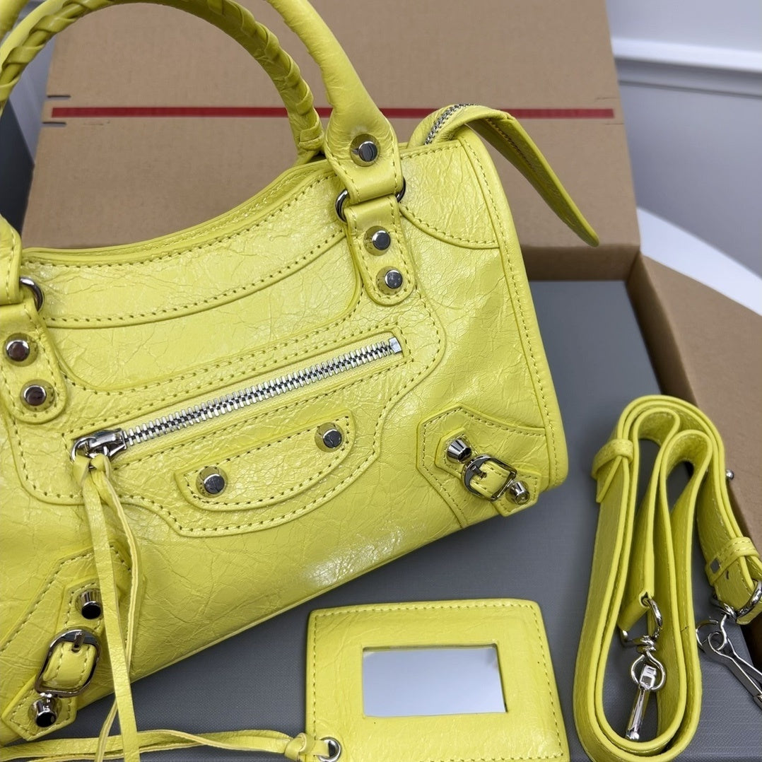 new-luxury-designer-bags-nm24051