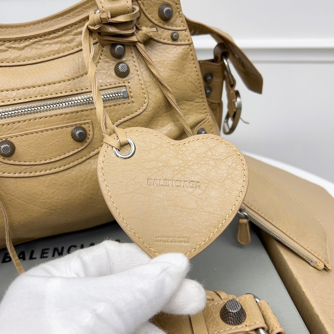 new-luxury-designer-bags-nm24272