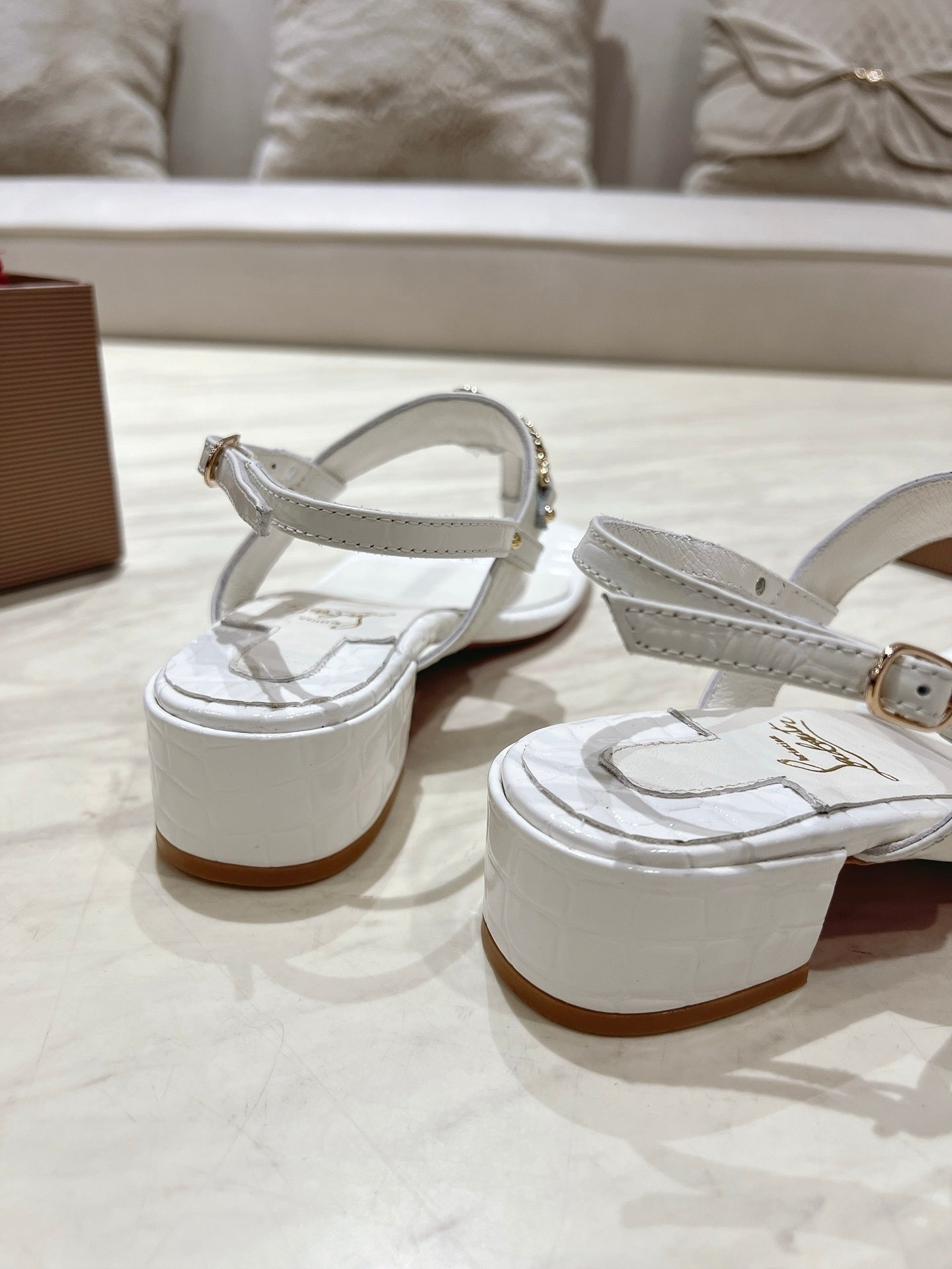 Dragons Bags - Best High-End Brands in One Place - AFFORDABLE LUXURY HEELS - 8237