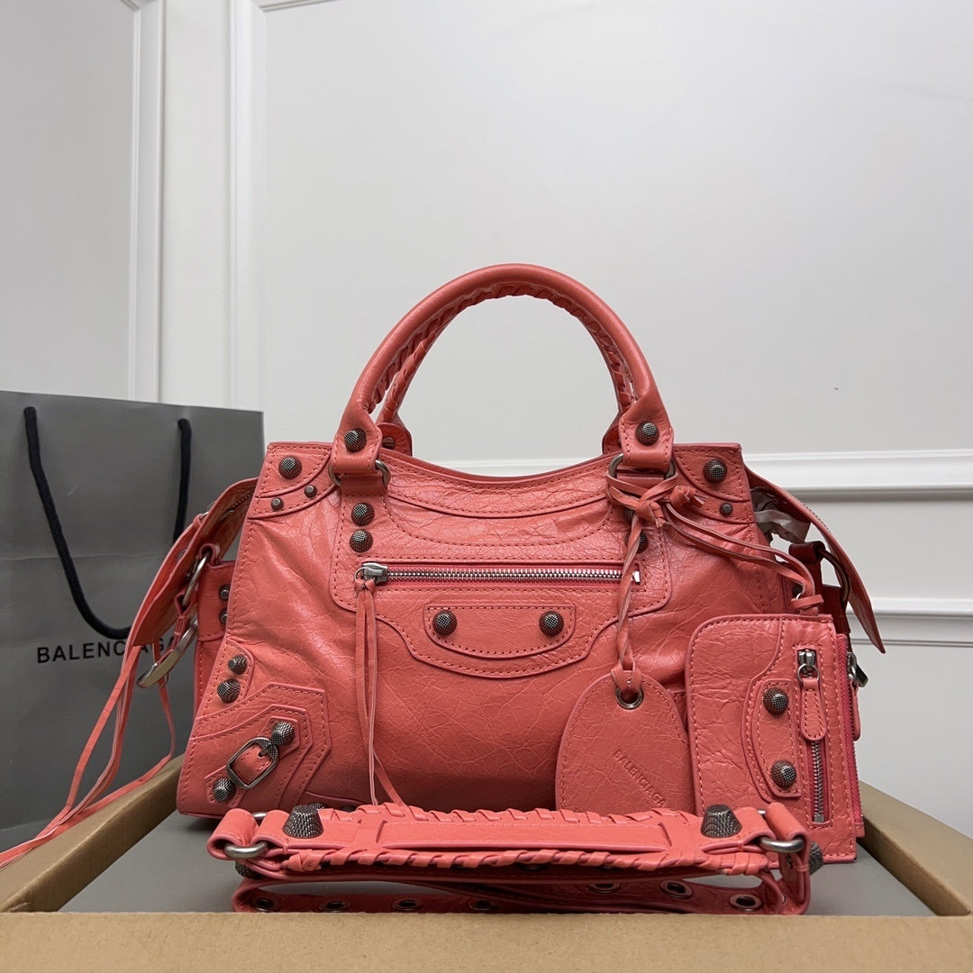 new-luxury-designer-bags-nm24280