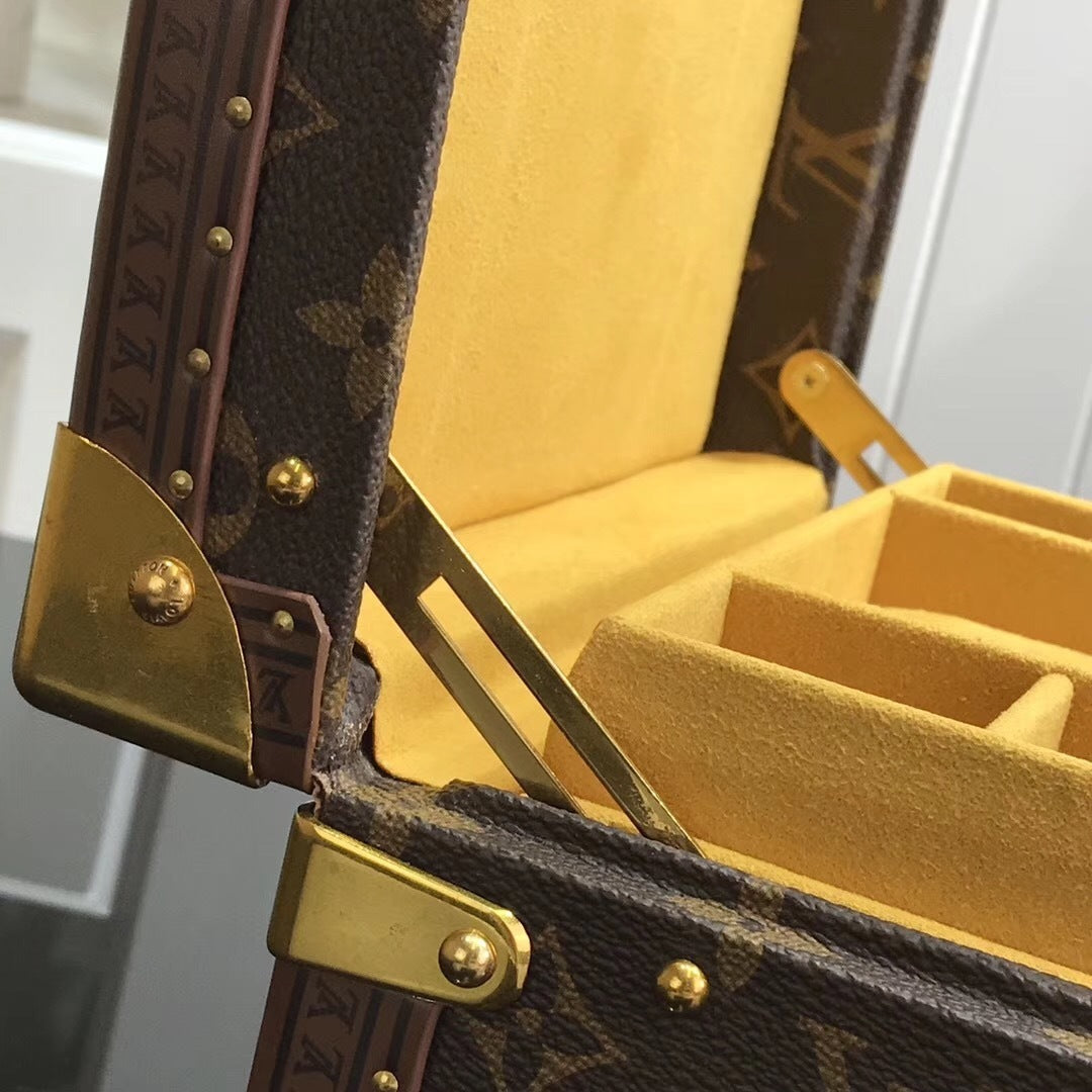 Dragons Bags - Best High-End Brands in One Place - AFFORDABLE LUXURY BAGS - 4021