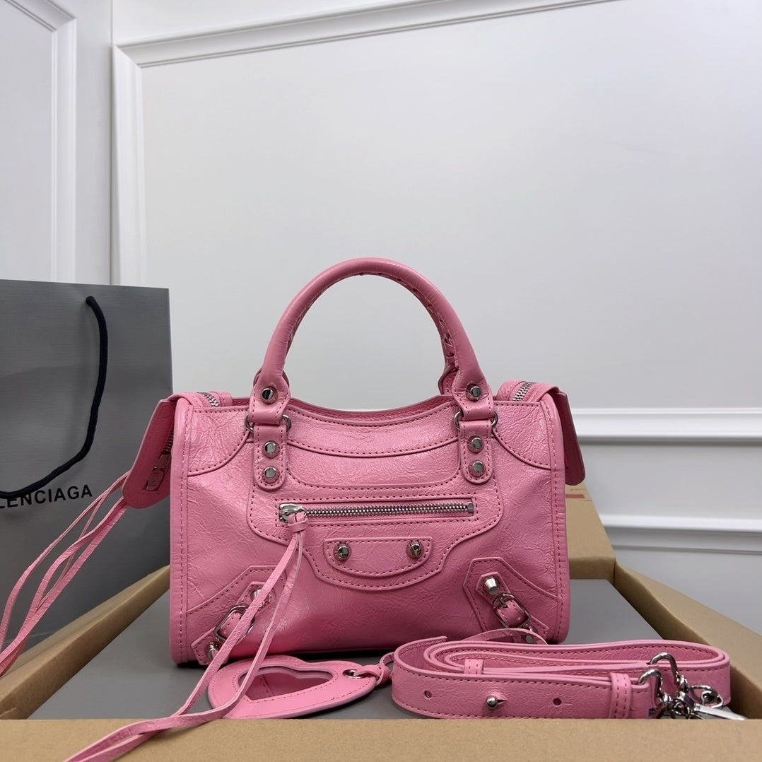 new-luxury-designer-bags-nm24054