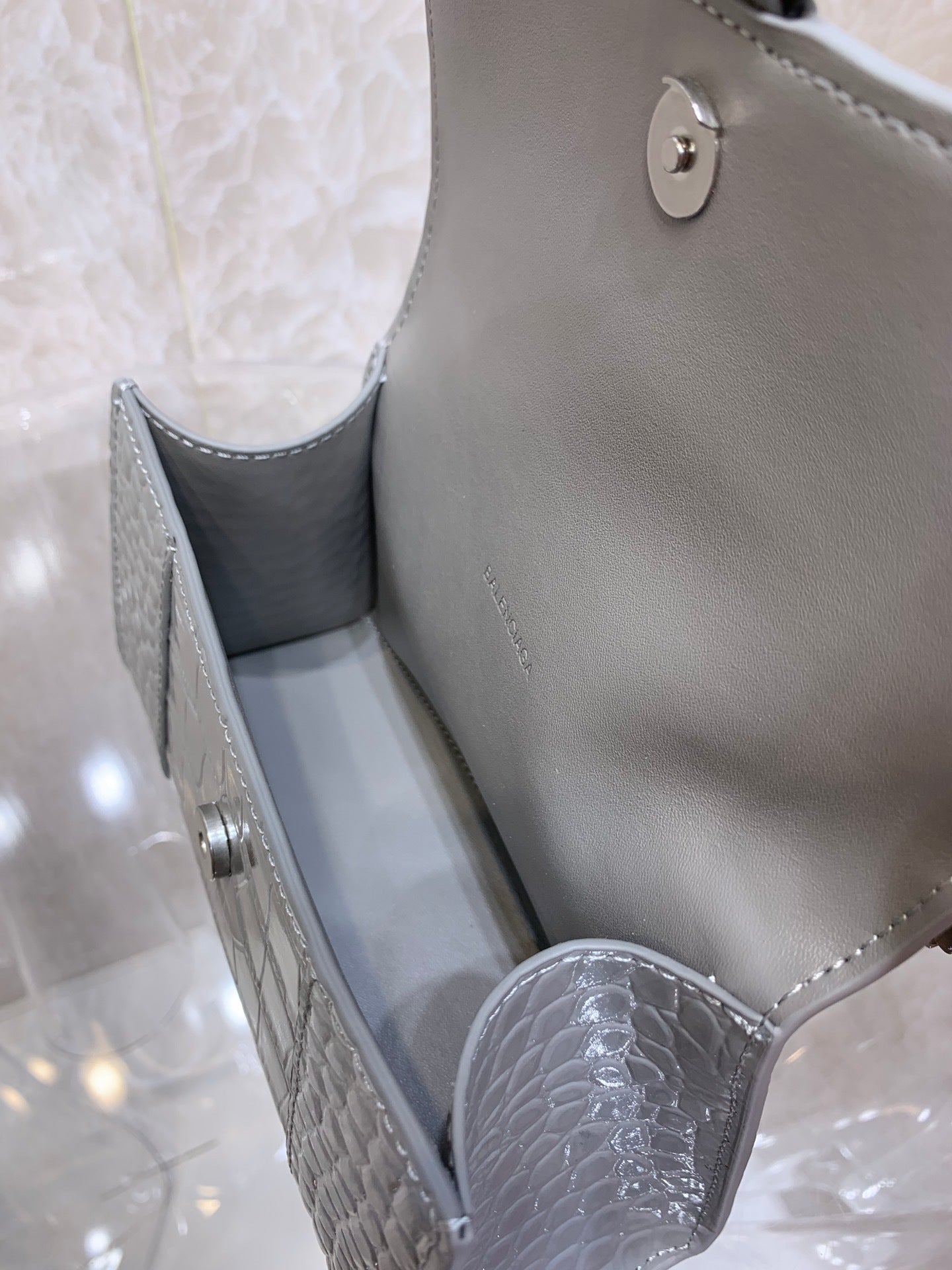 new-luxury-designer-bags-nm24070